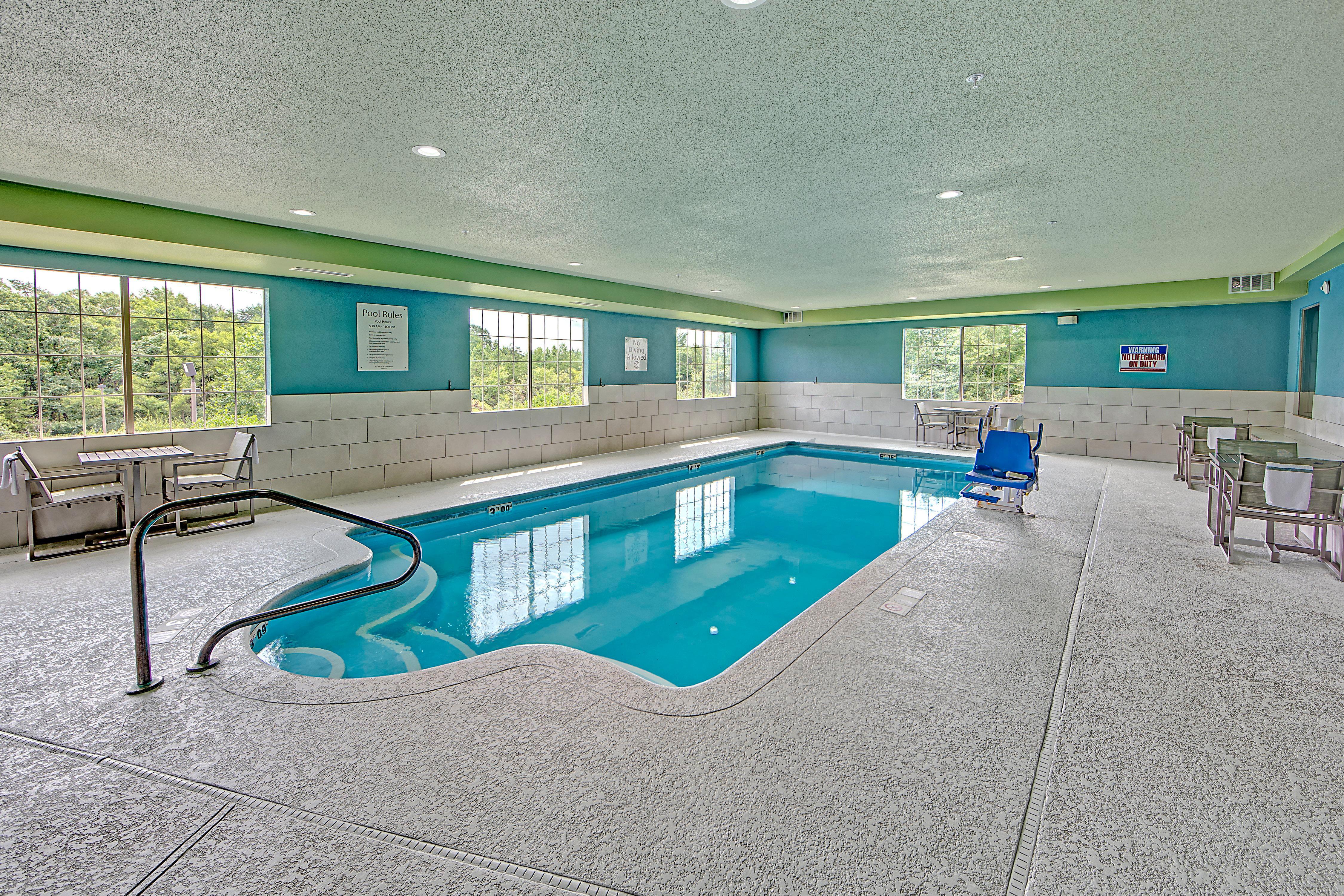 Holiday Inn Express & Suites Crossville By Ihg Exterior photo