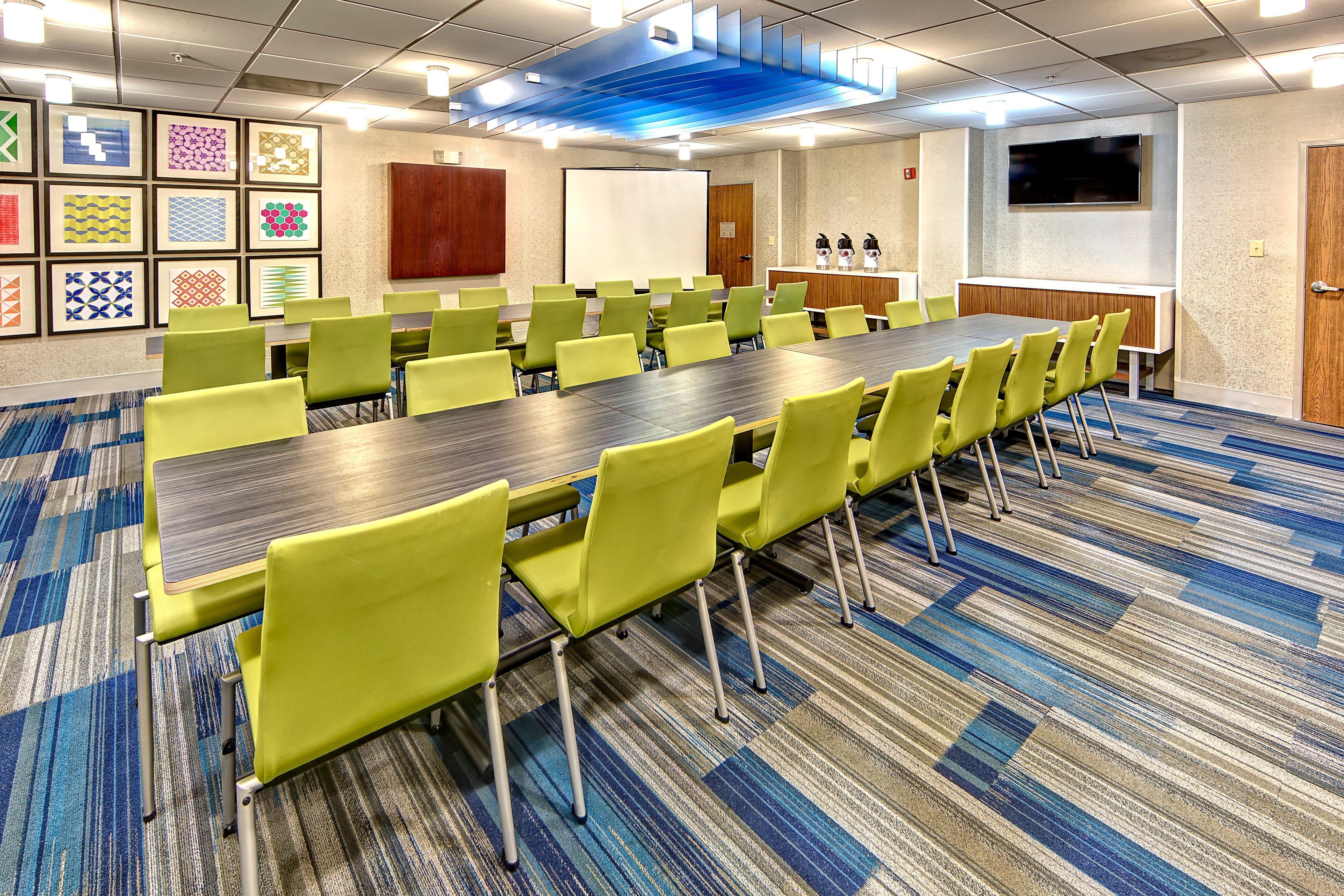 Holiday Inn Express & Suites Crossville By Ihg Exterior photo