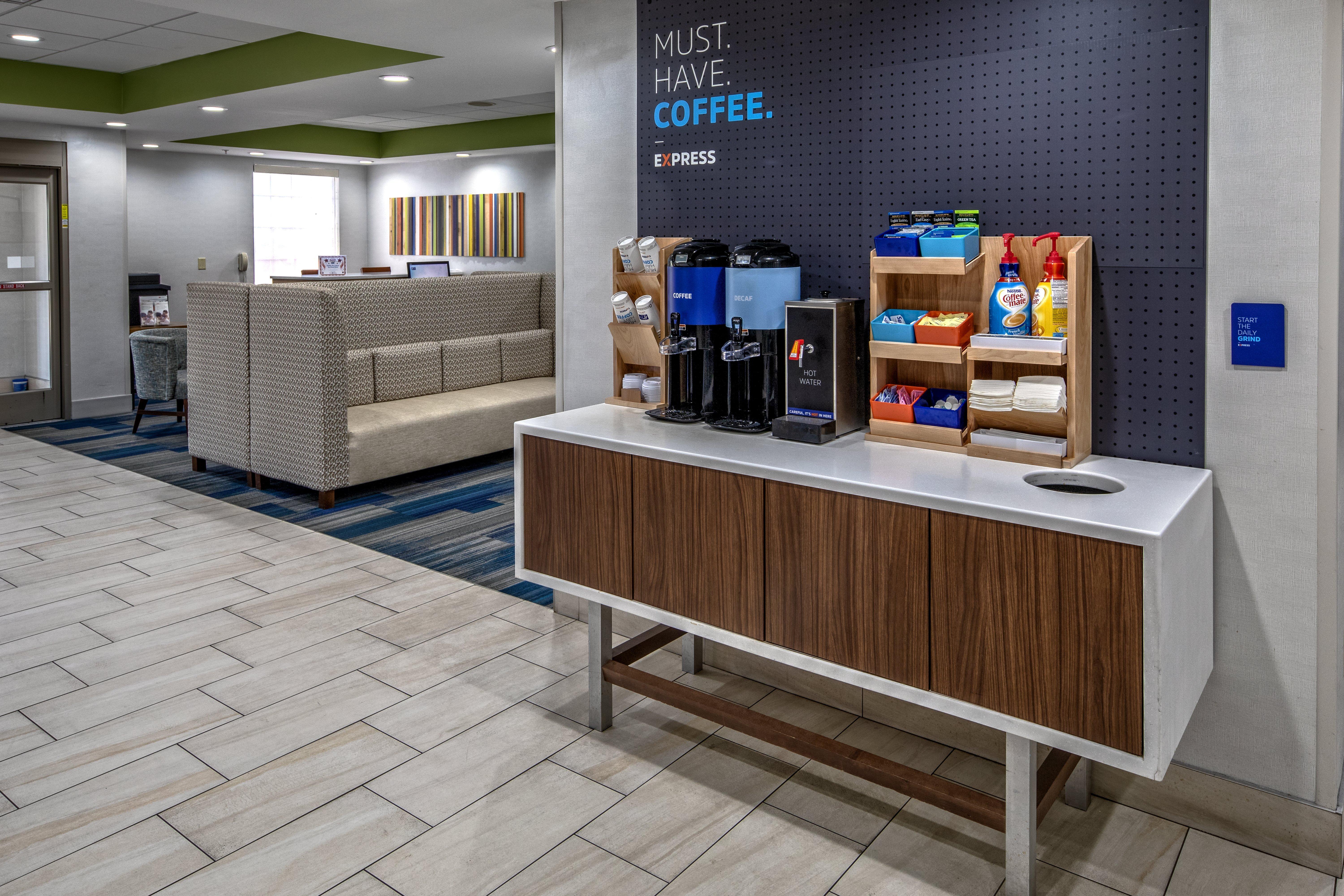 Holiday Inn Express & Suites Crossville By Ihg Exterior photo