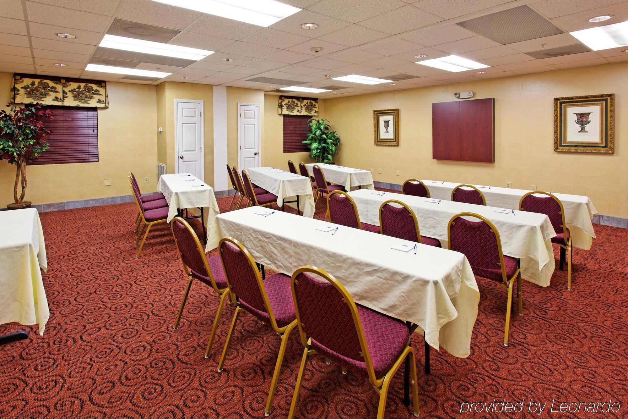Holiday Inn Express & Suites Crossville By Ihg Facilities photo