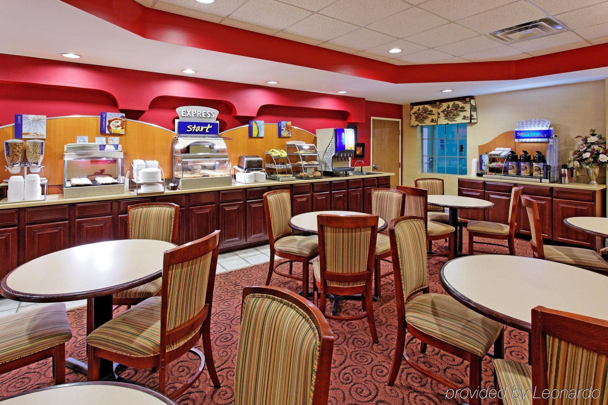 Holiday Inn Express & Suites Crossville By Ihg Exterior photo