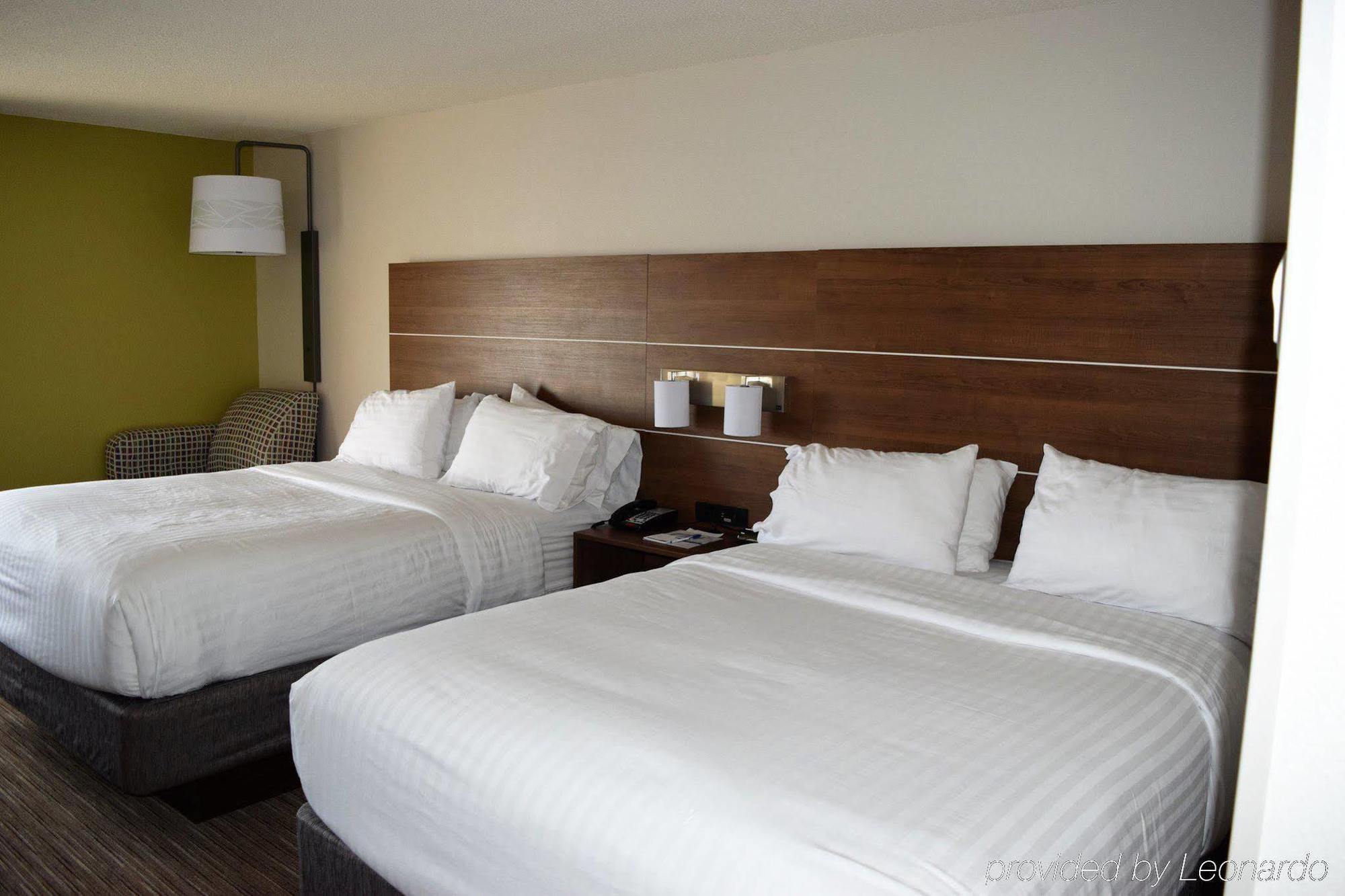 Holiday Inn Express & Suites Crossville By Ihg Exterior photo