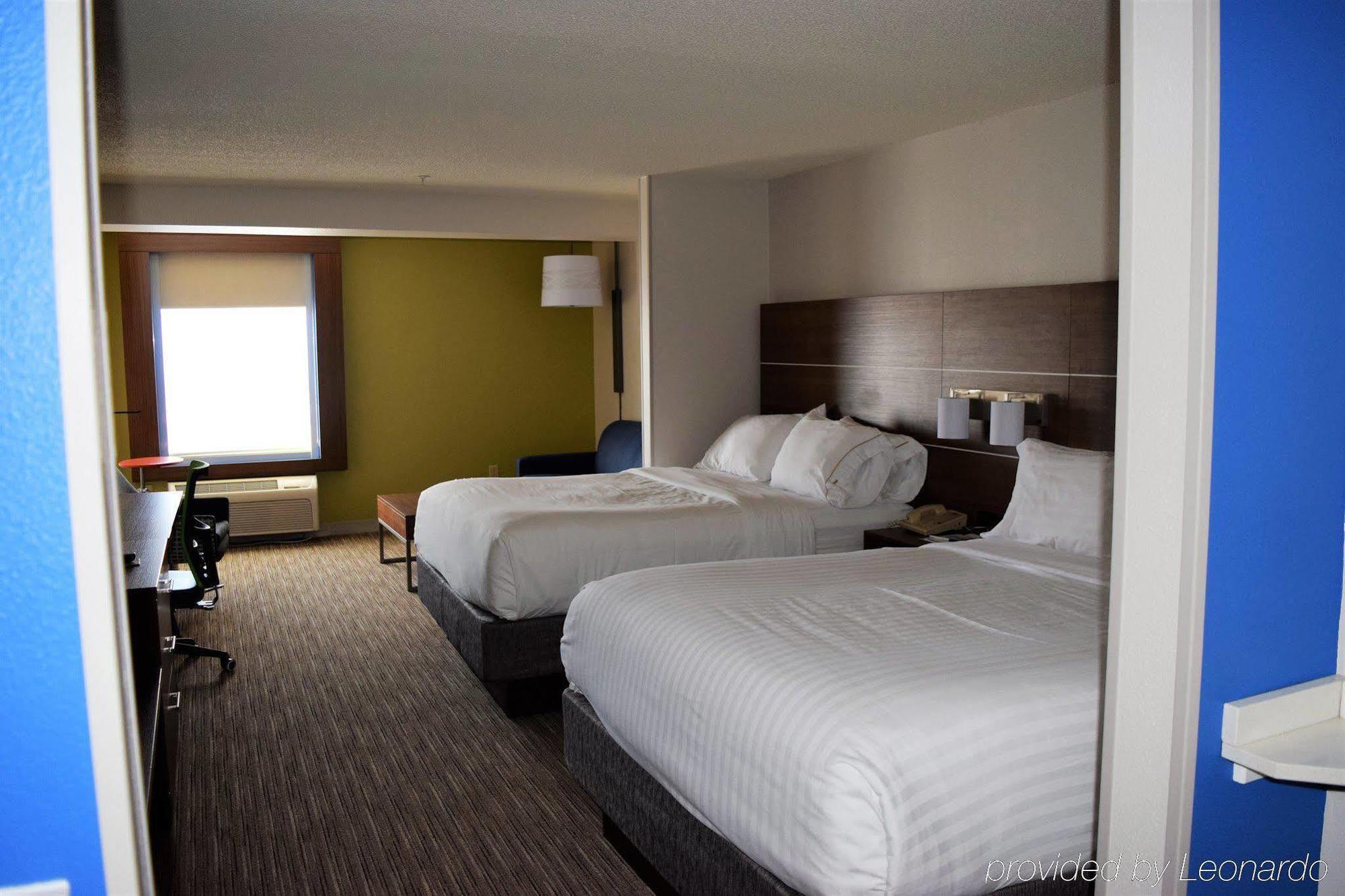 Holiday Inn Express & Suites Crossville By Ihg Exterior photo